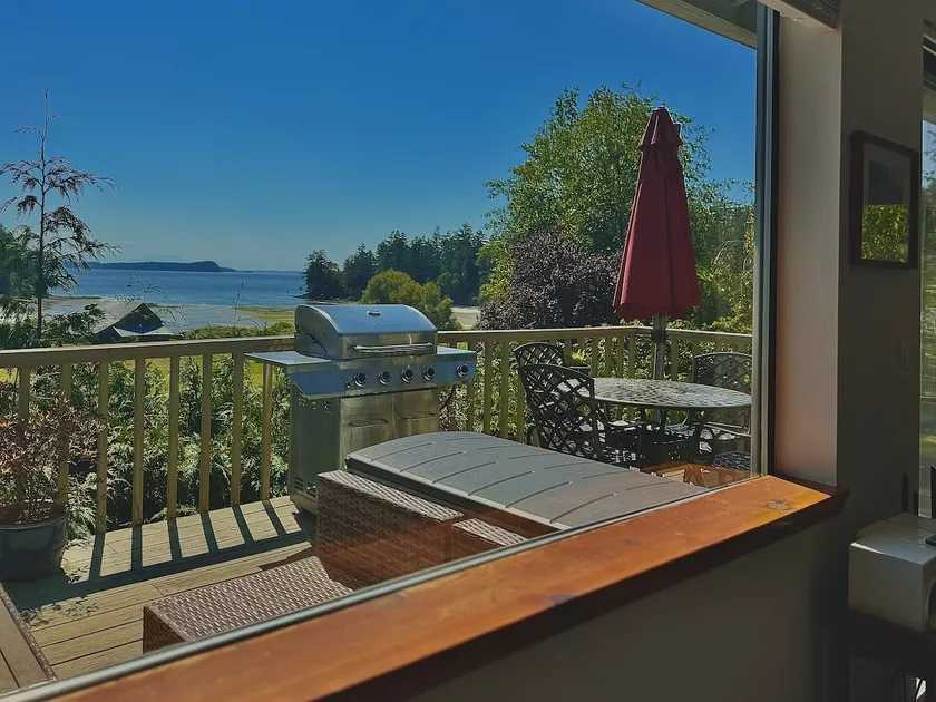 Water Views • Fireplace • Pet-Friendly Retreat - Image 1