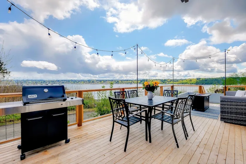 Waterview 4BR Home w/Hot Tub, Spa Bath & Game Room - Image 1