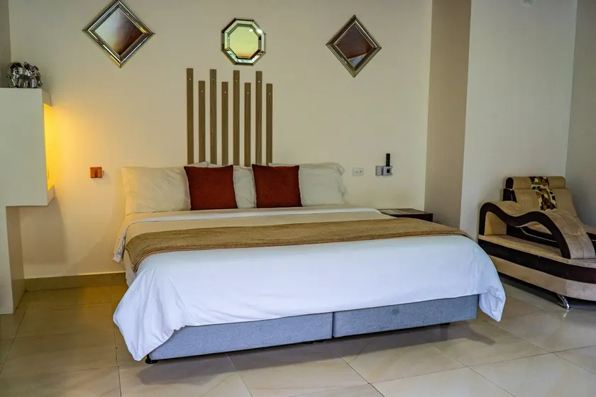 King Suite with Private Jacuzzi / Sunset - Image 1