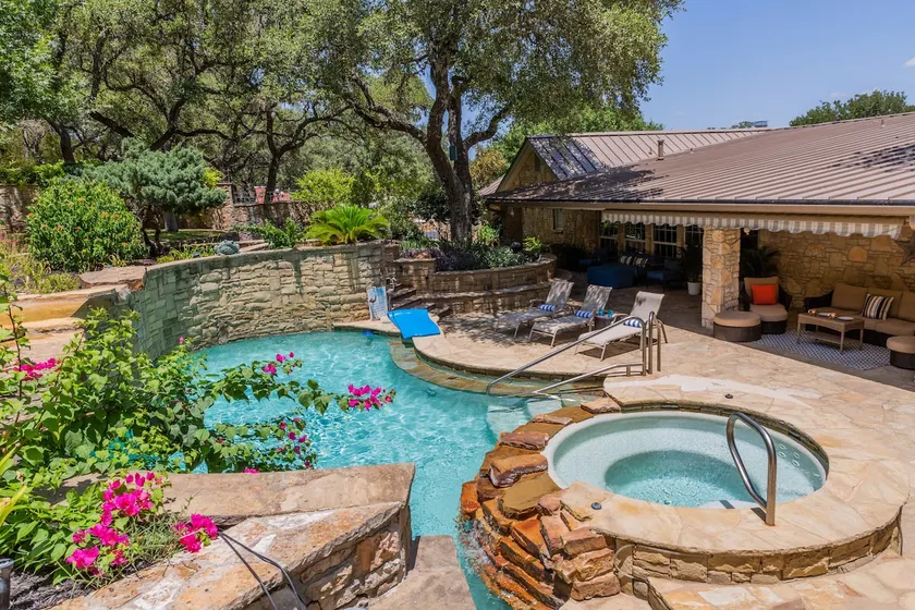 Your Own Upscale Resort. 1-Story, HeatedPool +Spa - Image 1