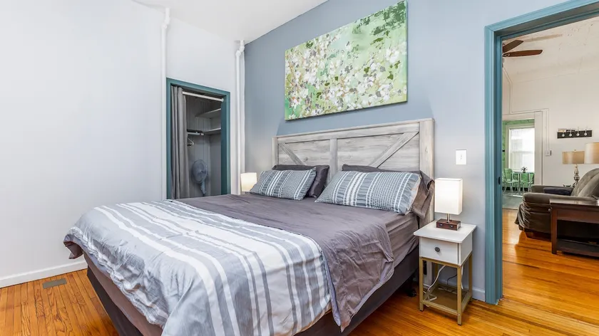 1157#2 / First floor, King bed, Free parking, - Image 1