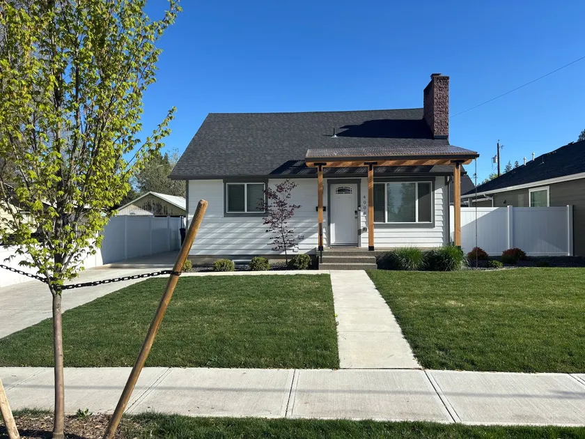 Spacious 5BR Home Mins to Downtown - Image 1