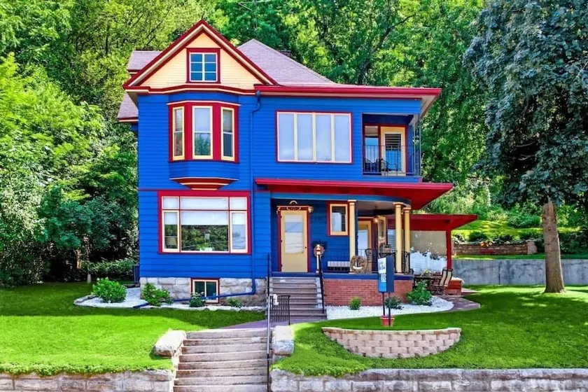 Great River Road - Victorian Historic Home (1898) - Image 1