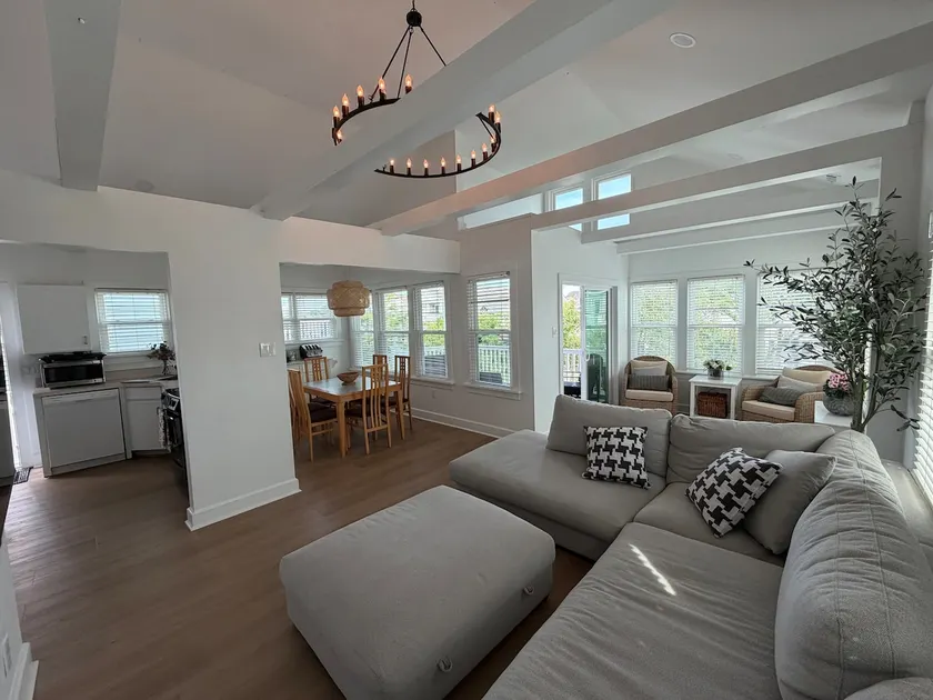 3 Bedroom House, 1 Block from Beach and Boardwalk - Image 1