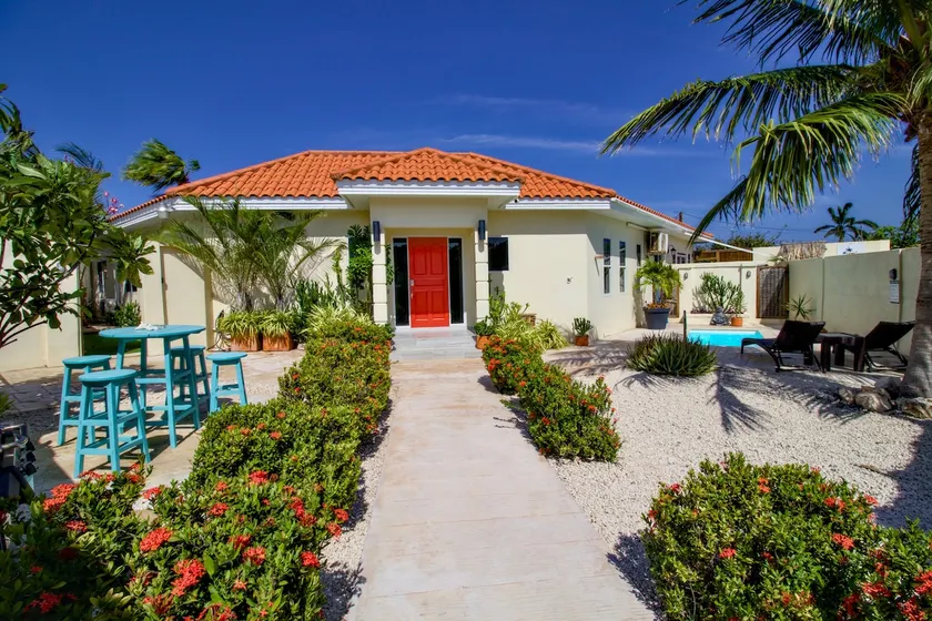 Palm Beach 2-bed with your own private pool! - Image 1