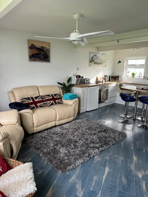 Cosy 2 Bed Chalet - Image 1