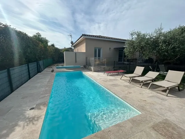 Villa Cigalo mellem cikader og valmuer - Image 1
