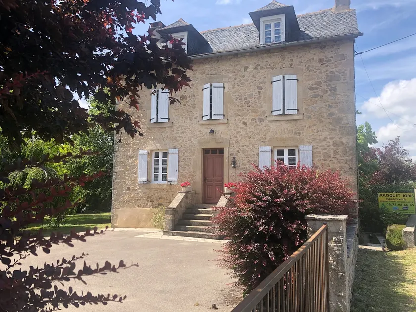 Family country house - Image 1