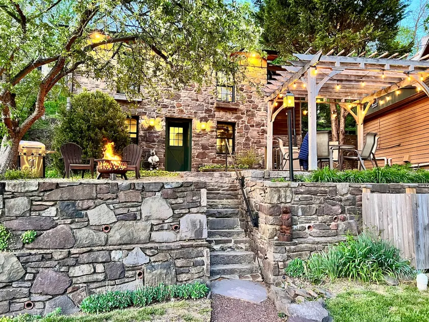 Cozy 2 BR storybook cottage steps to the Delaware - Image 1