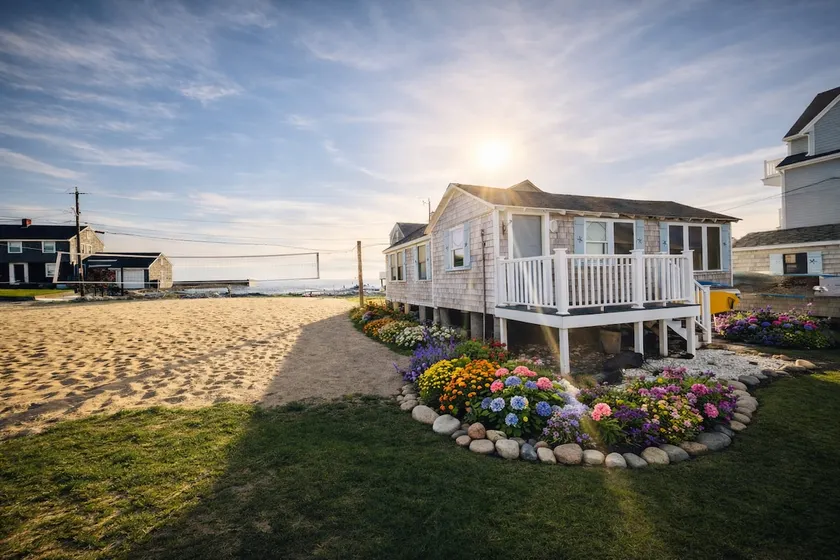 Ocean View Humarock Beach Cottage - Image 1