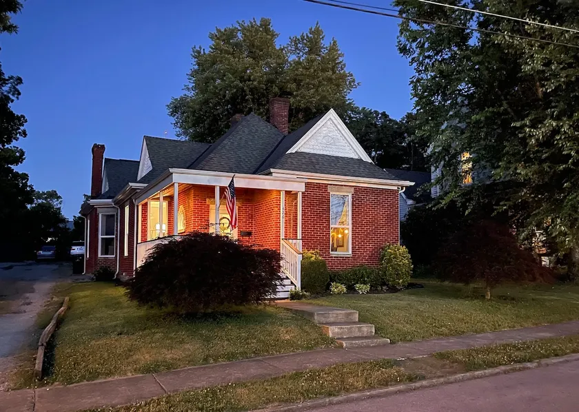 Downtown! King Beds | Walkable | 6mi to Horse Park - Image 1