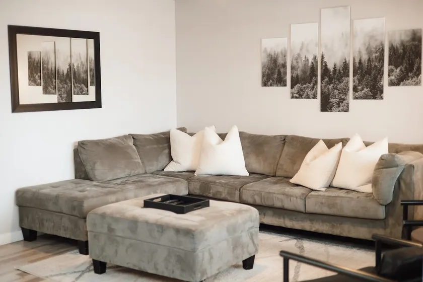 Cozy Home + King Suite, In the Heart of Eagle - Image 1