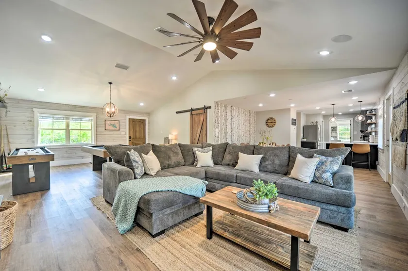 Gorgeous Cabin w/ Pergolas, Walk to River! - Image 1
