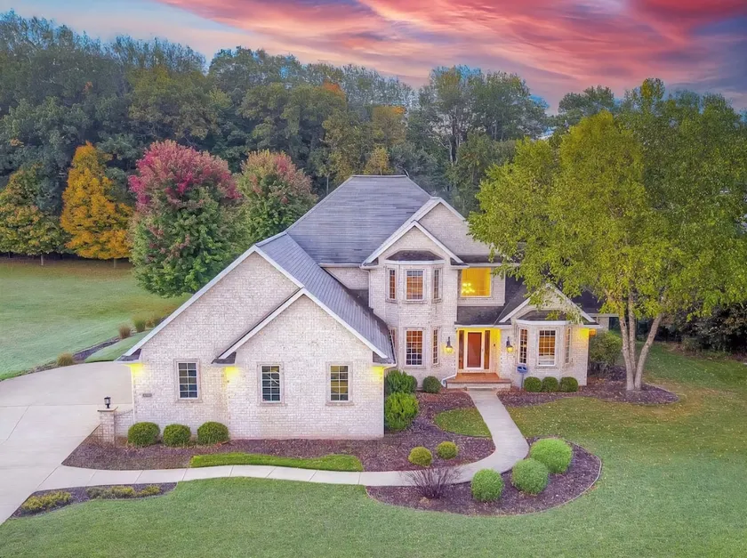 Huge home with theater and hot tub near Lambeau! - Image 1