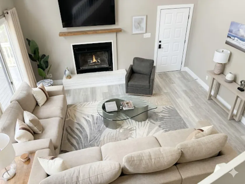 Chalet By The Bay - Sleeps 12 - Image 1