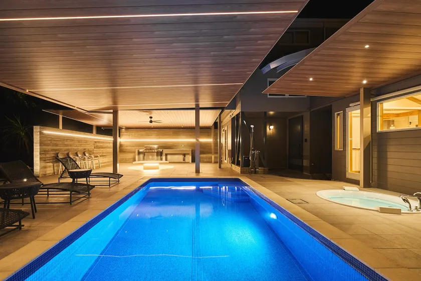 Italian resort with a rooftop pool patio in Izu, featuring a natural hot spring, sauna, BBQ, fireplace, and workspace - Image 1