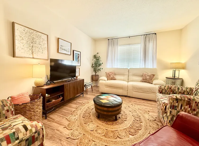 Boho 2 Bedroom Condo near Interstate 10 Daphne,AL - Image 1
