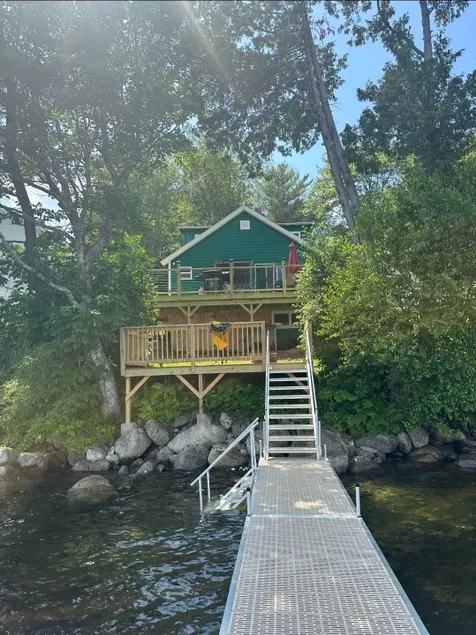 Beautiful 4 bedroom lake house on a clean lake - Image 1