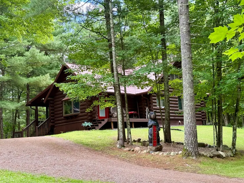 Resort cabin lake, pool, golf, hike, play; Danbury - Image 1