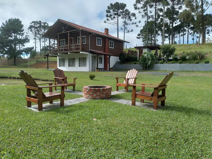 Cozy house surrounded by nature - Image 1