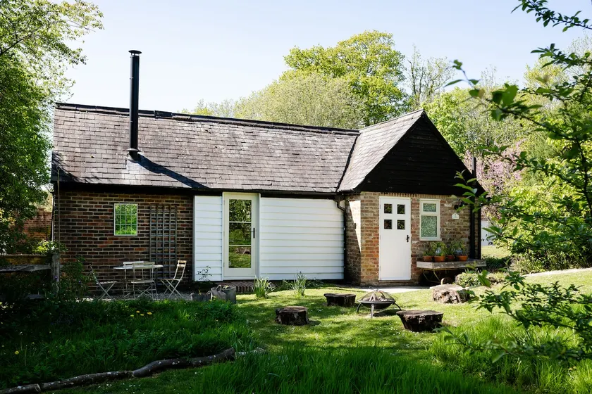 Hop at Tipsy Cottages: a romantic rural retreat - Image 1