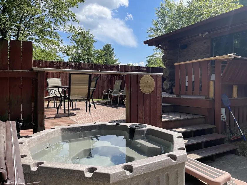 Cozy Log Cabin | Hot Tub & Game Room | Near Casino - Image 1