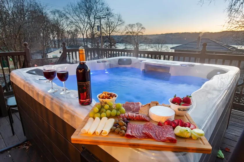 Lake Views | Theater Room | Hot Tub | Mins to All - Image 1