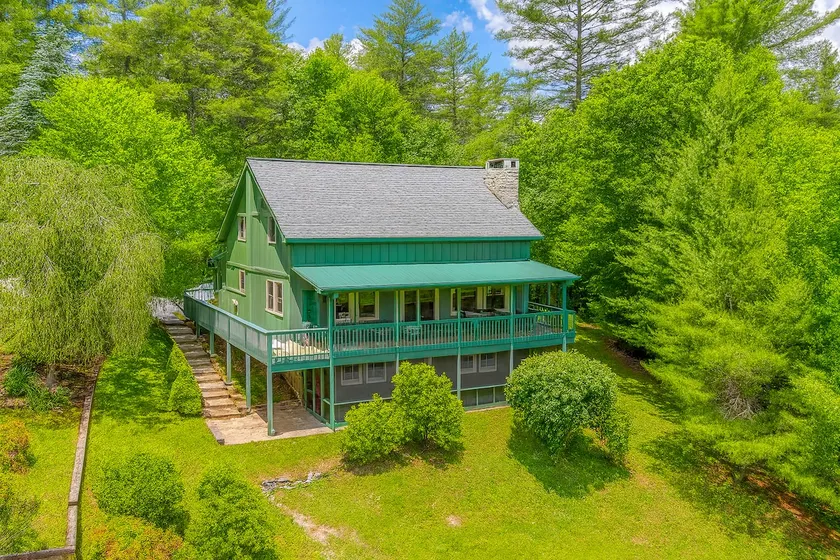 Highlands Spacious Cabin w/Hot Tub,games,gym+wifi - Image 1