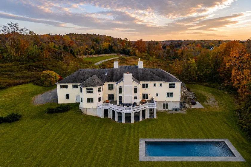 Rhinebrook Estate - 8 Bed/8Bath + Pool (Sleeps 20) - Image 1