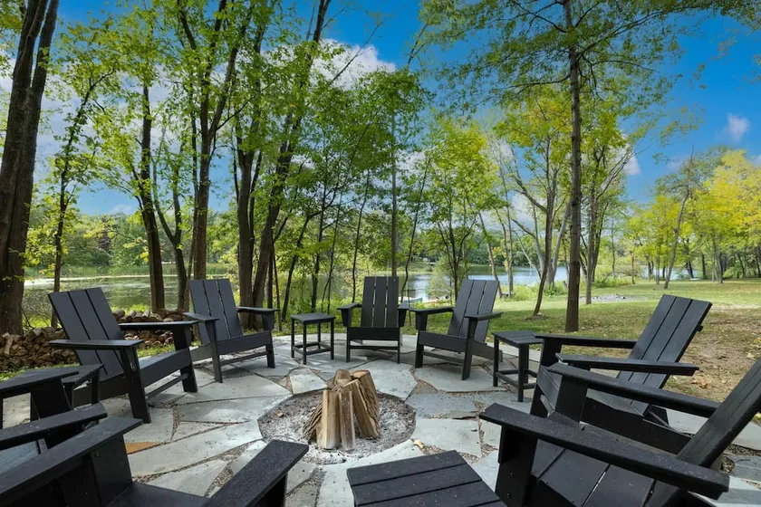 Dreamy Lake Home with Huge Private Yard - Image 1