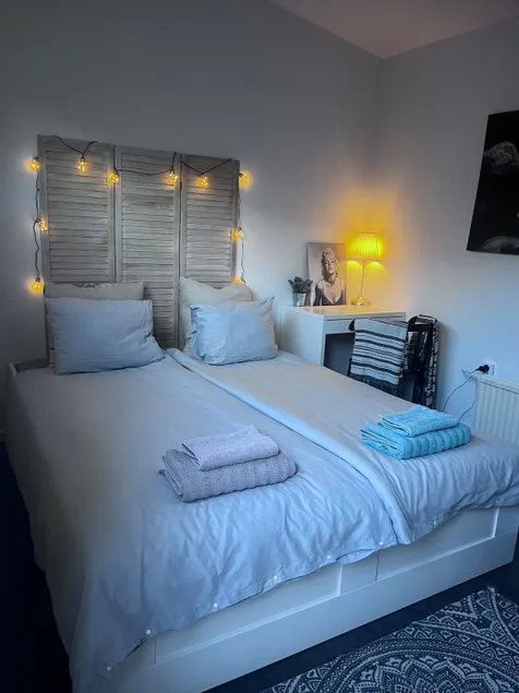 Lovely guest house available 500m from the sea - Image 1