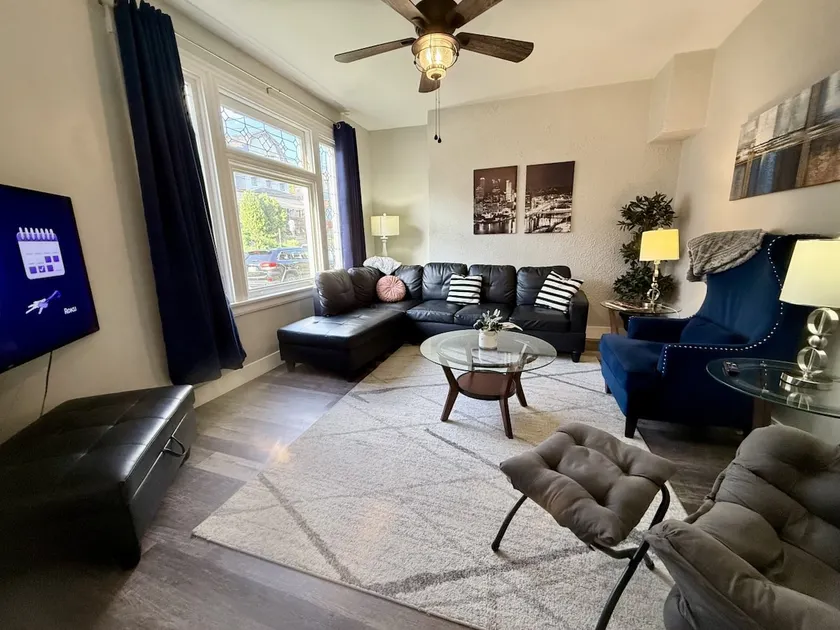Super updated 4BR w/ large deck - Image 1