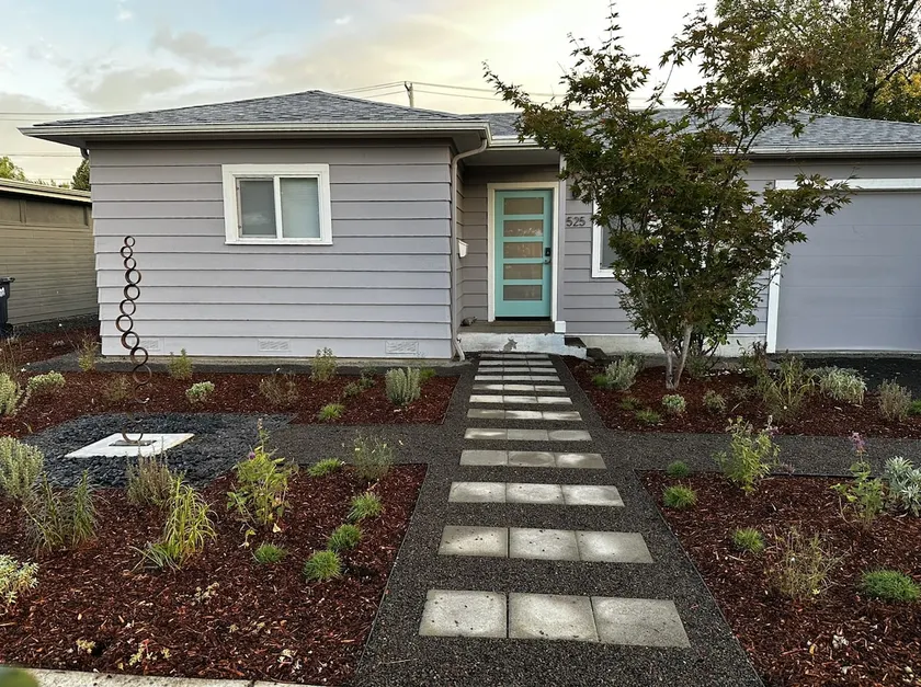Cute & Cozy 2-Bedroom in SE Eugene - Image 1