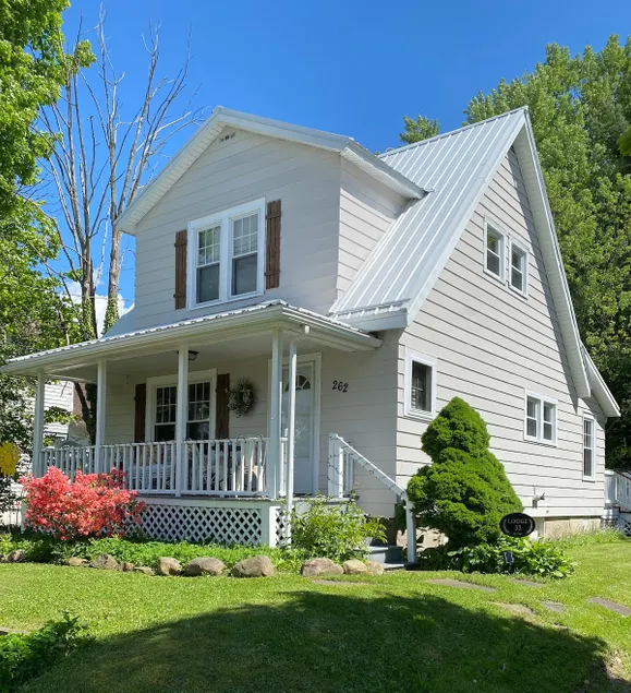Lodge 33 - Cozy, newly renovated home in Lakewood! - Image 1
