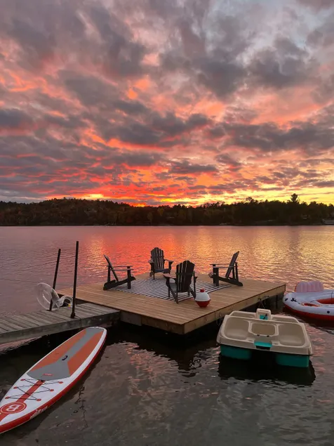4-Season Lake Home sleeps 12 w/Sauna, HotTub&More! - Image 1