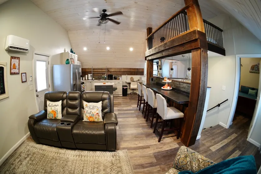 The Loft-walkout balcony, King bed & Double bed - Image 1