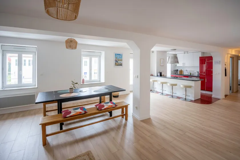 Renovated 90m2 apartment - View of the boats - Image 1