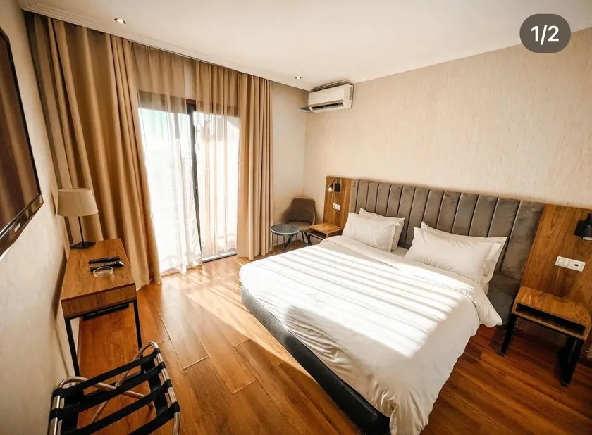 SEA VIEW HOTEL la Corniche best location - Image 1