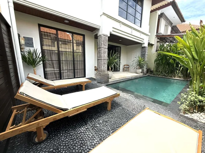 KUTA 6-Bedroom, 6-Bathroom Villa - Kuta - cin - Image 1