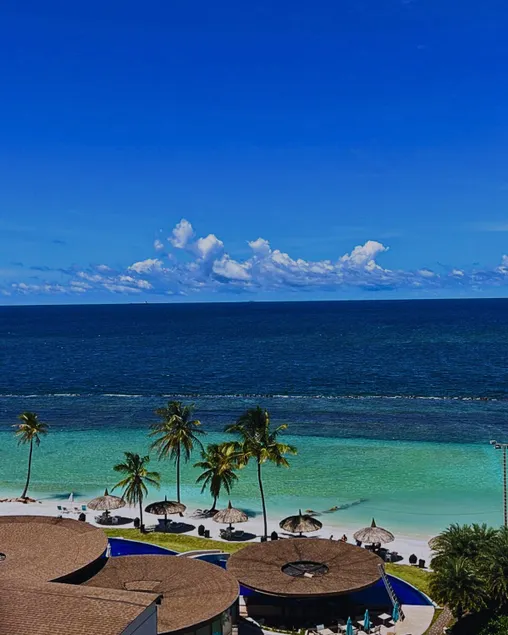 Private Beach | 7 guests · 3 rooms · Ocean View - Image 1