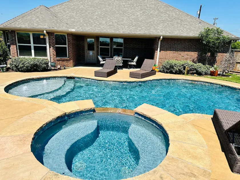 It’s 5 O’clock Somewhere in Texas (Pool, 3 bed) - Image 1