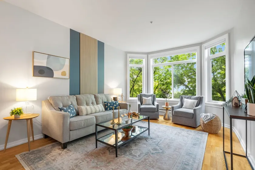 Mid-Century Condo- King Bed, Free Parking & Pool - Image 1