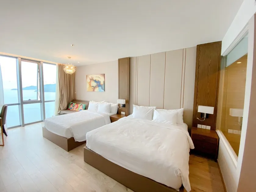 Family Ocean View for 4 pax, Central, Pool & Gym - Image 1
