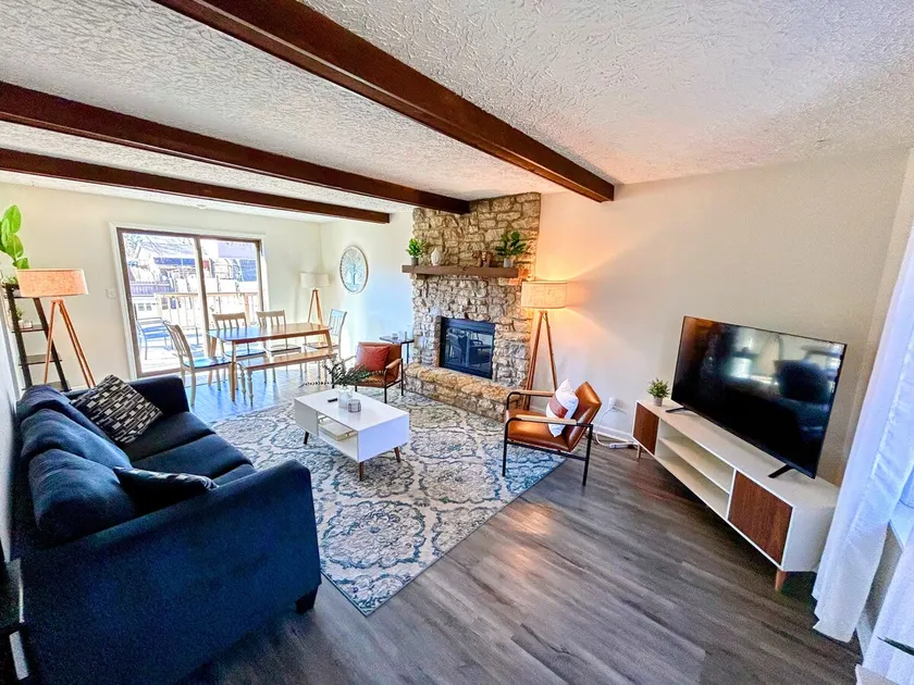 Downstairs BR! 4BR+Fenced Yard+Dog friendly+WFH - Image 1