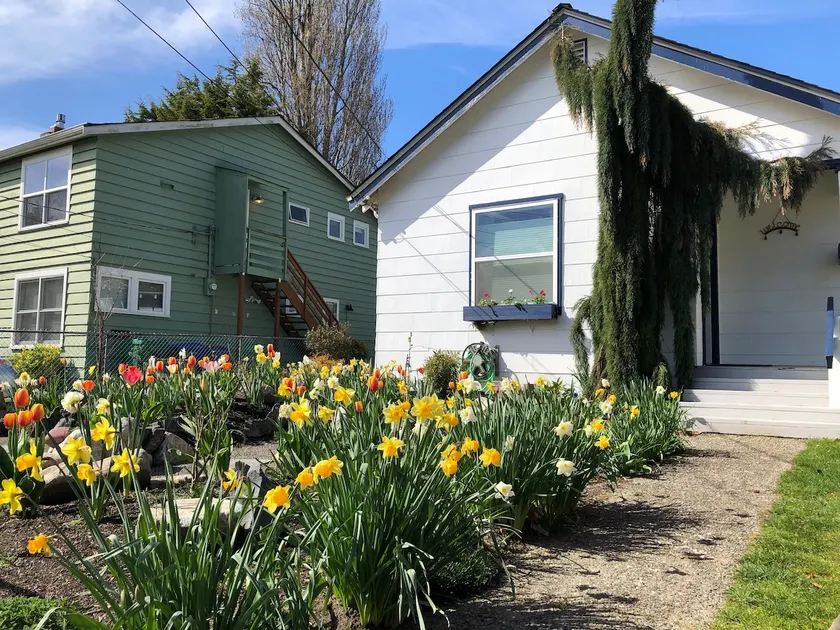 Quaint Ballard Bungalow - Image 1