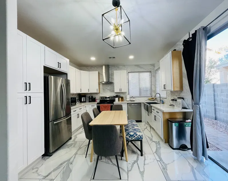 Gorgeous Abode 3 Bedrooms Hide-out in Mesa - Image 1