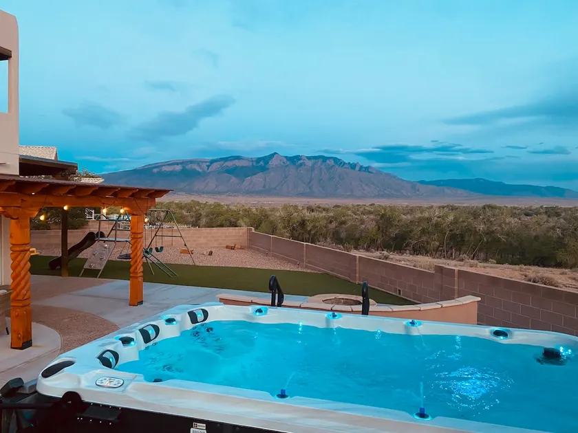 Casa Del Rio, Mountain Views & Riverfront Getaway! - Image 1