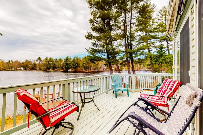 Lovely 3BR Lakefront Pet Friendly | Dock | Deck - Image 1