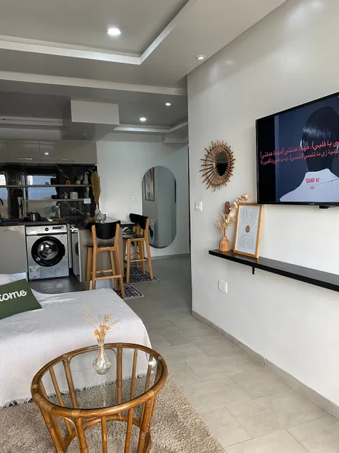Spacious floor, 2 bedrooms, very high standard - Image 1