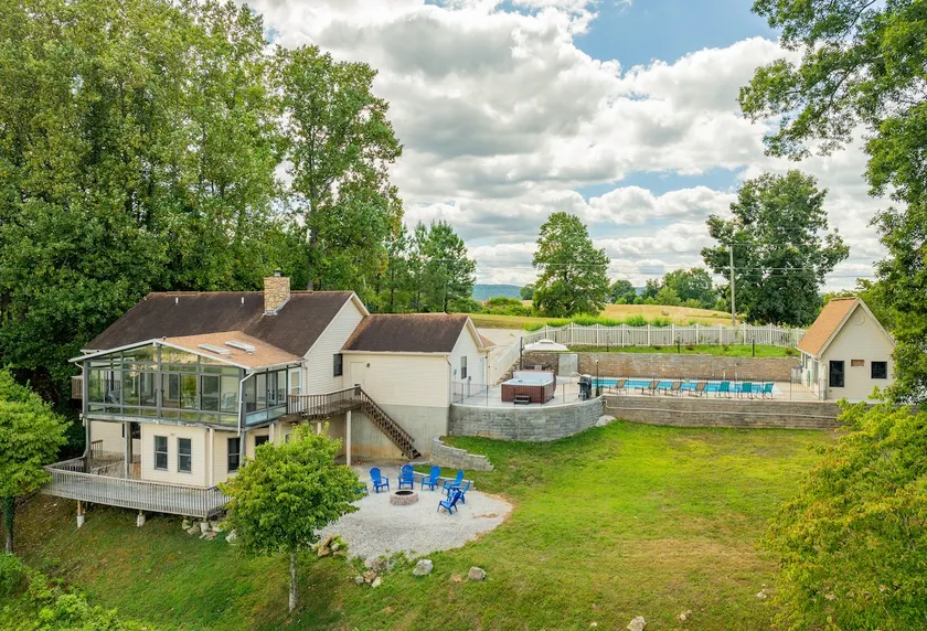 6 bedroom, 4 bath, private pool 8 person hot tub - Image 1